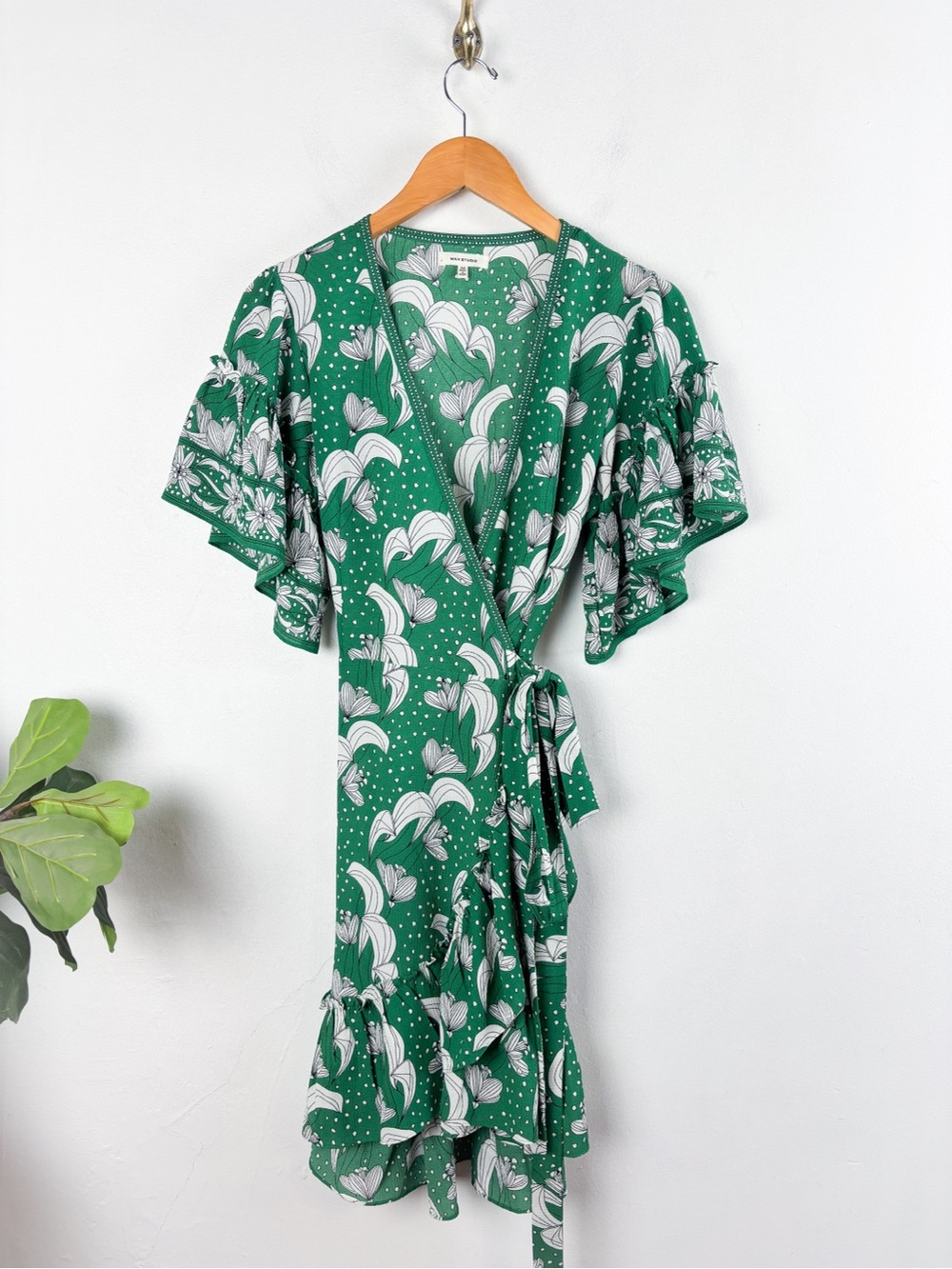 Max Studio Green Floral Ruffle Wrap Dress Sz M